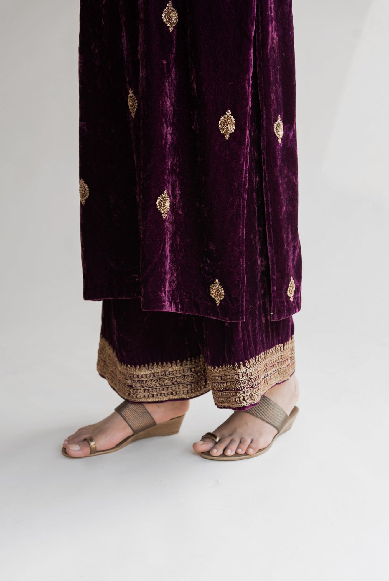 Aubergine Arzin Velvet Set (Set of 2) - CiceroniNirjara