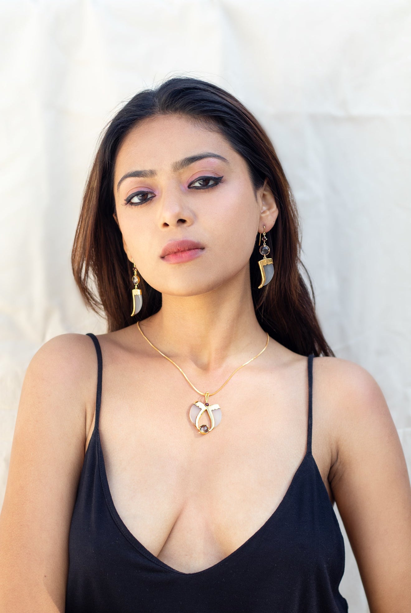 AVANI Gold Faux Tiger Claw Red Lens Pendant - CiceroniBaka