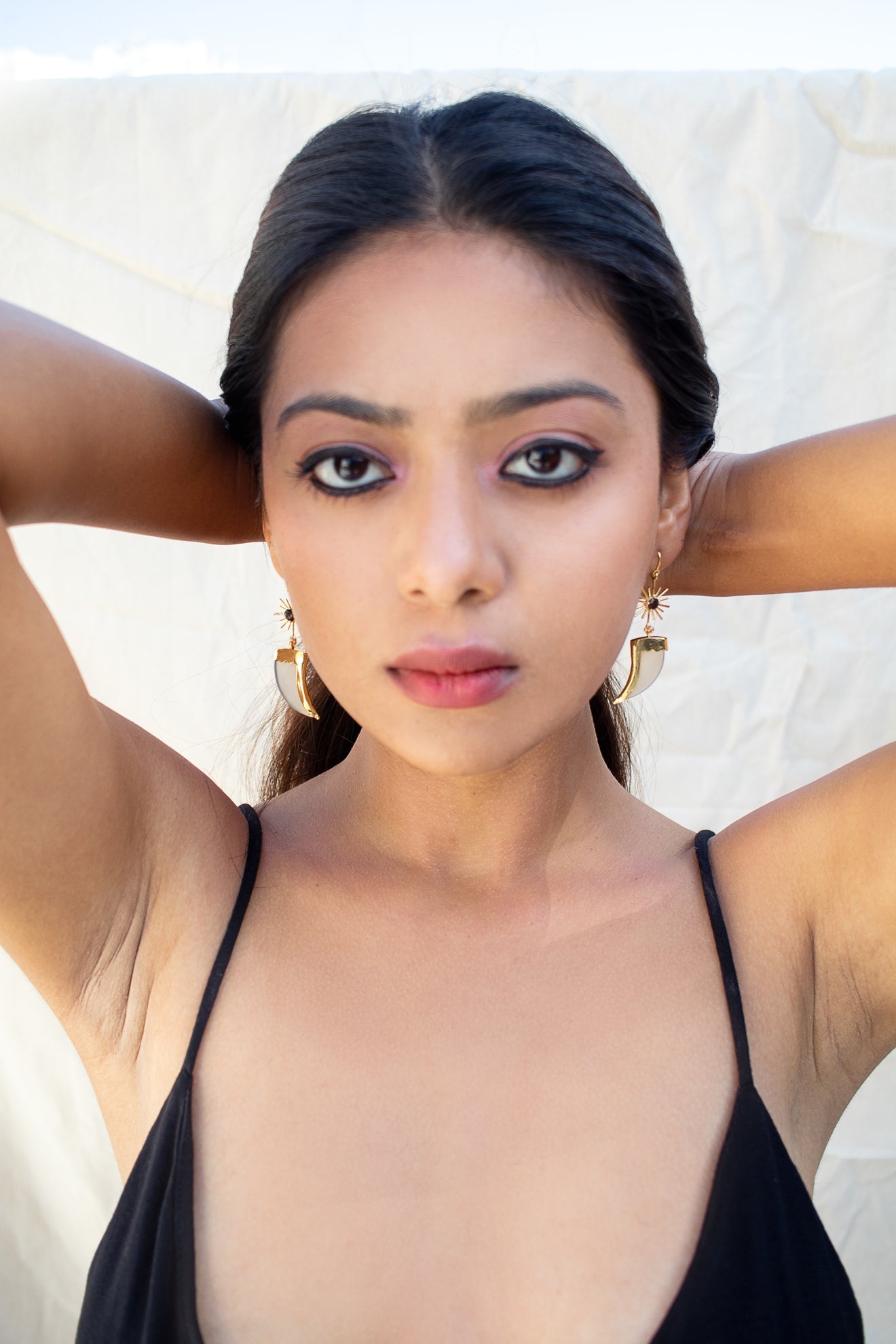 AVANI Gold Faux Tiger Claw Sunburst Earring - CiceroniBaka