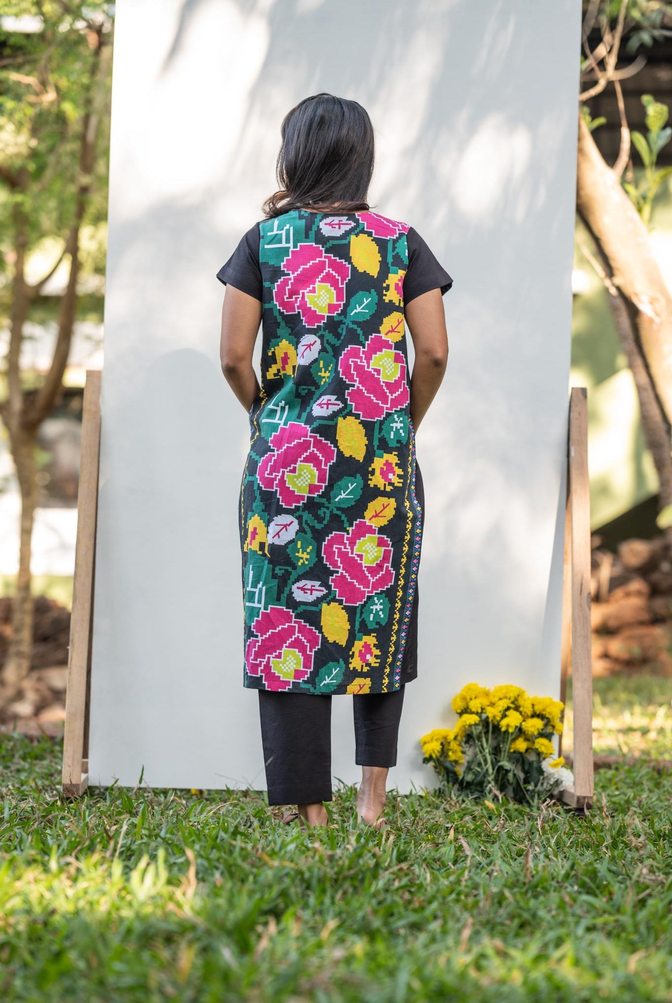 Backyard Flowers Kurta Set - CiceroniKurta SetPrachi Kamat