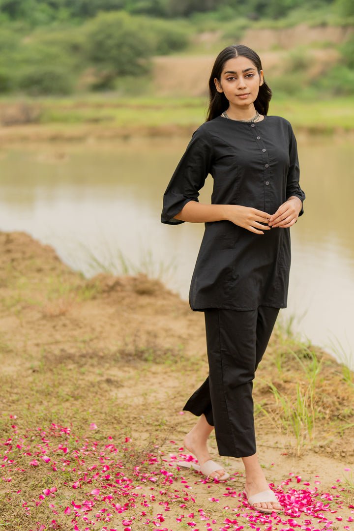 Black Short Kurta with Pants - CiceroniKurta SetMaidaan