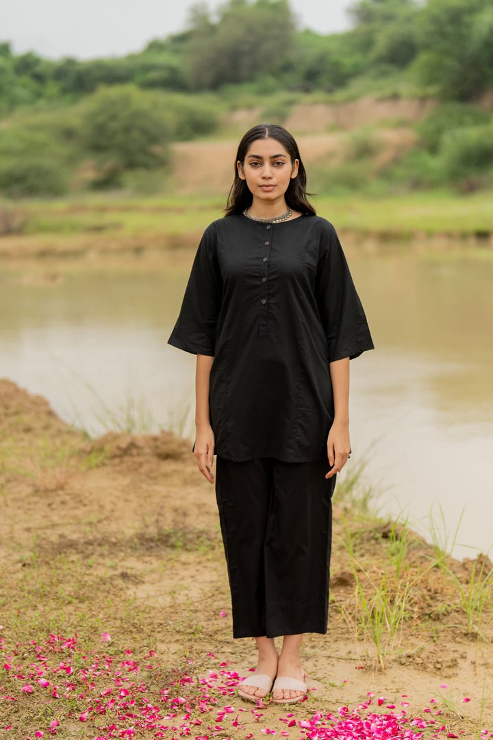 Black Short Kurta with Pants - CiceroniKurta SetMaidaan