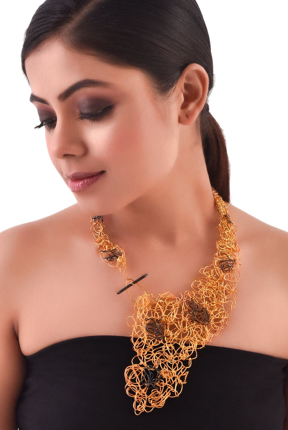 Captivation Neckpiece - CiceroniNeckpieceZaza by Somya