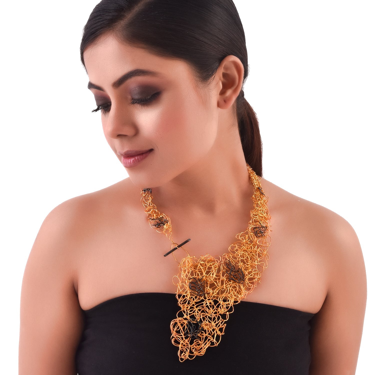 Captivation Neckpiece - CiceroniNeckpieceZaza by Somya