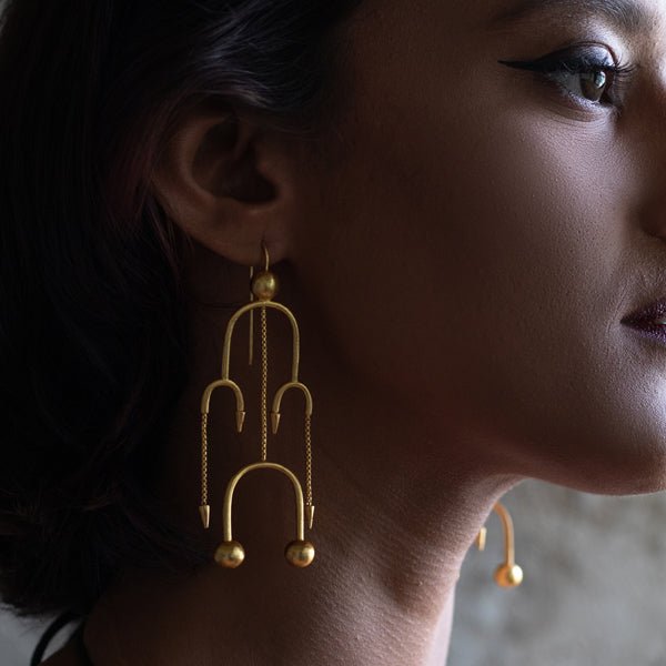 Deco Dancing Earring - CiceroniBaka