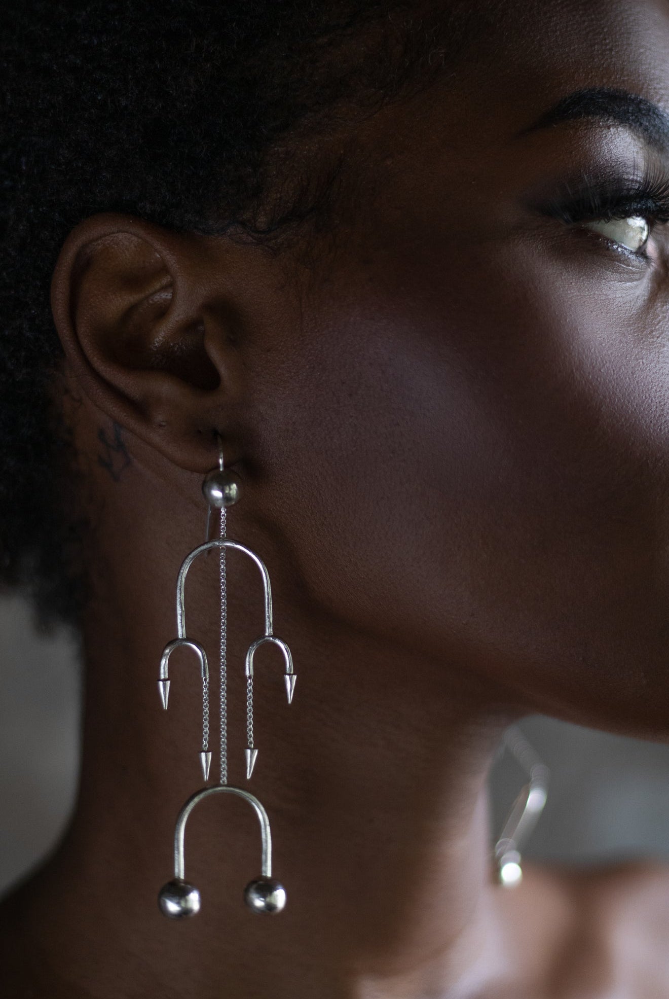 Deco Silver Dancing Earring - CiceroniBaka