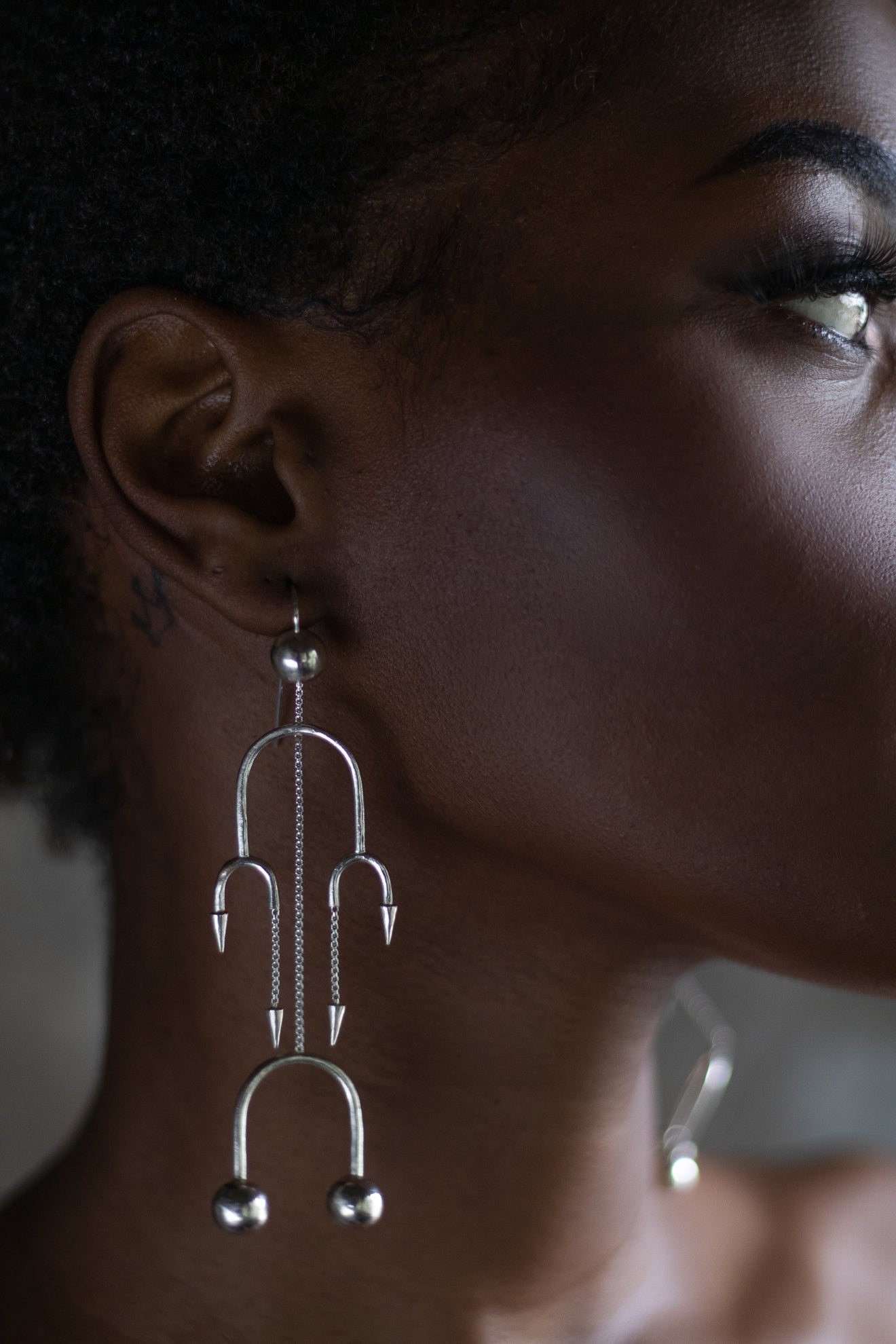 Deco Silver Dancing Earring - CiceroniBaka