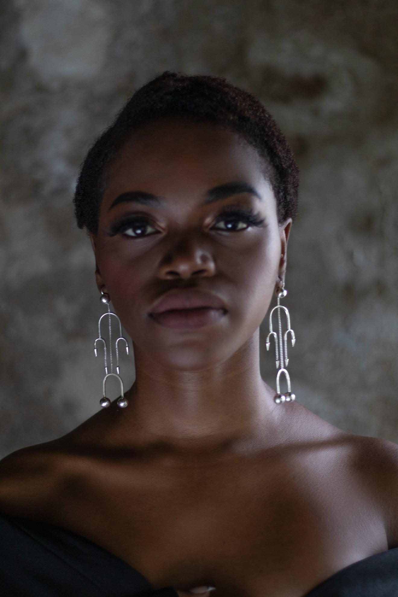 Deco Silver Dancing Earring - CiceroniBaka