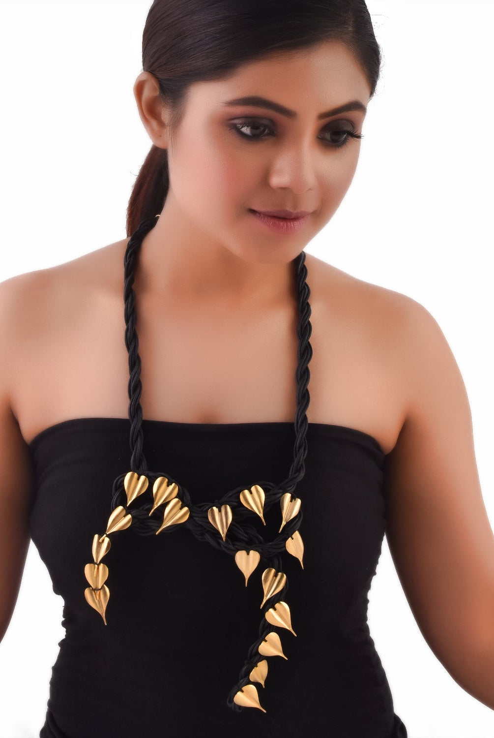 Flora Neckpiece - CiceroniNeckpieceZaza by Somya