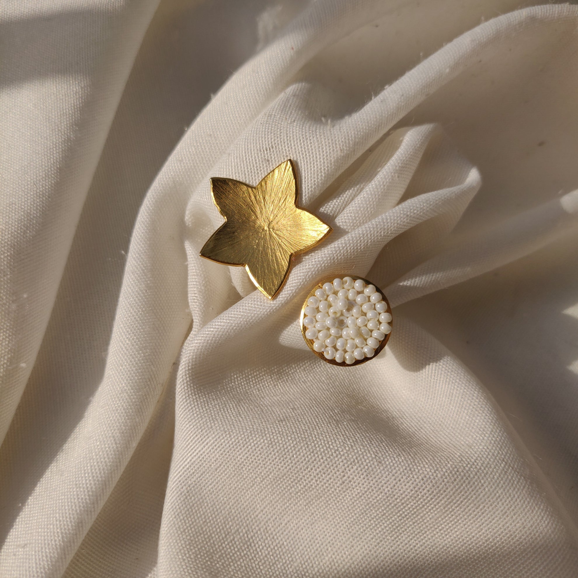Flower and Bud Ring in Gold - CiceroniAarjavee