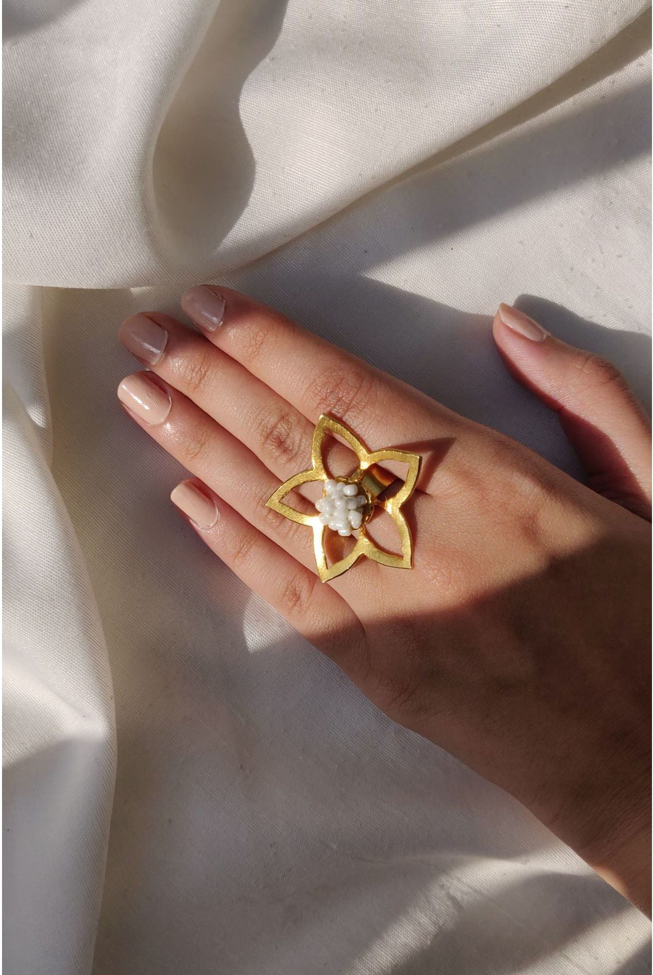 Flower Frame Ring in Gold - CiceroniAarjavee