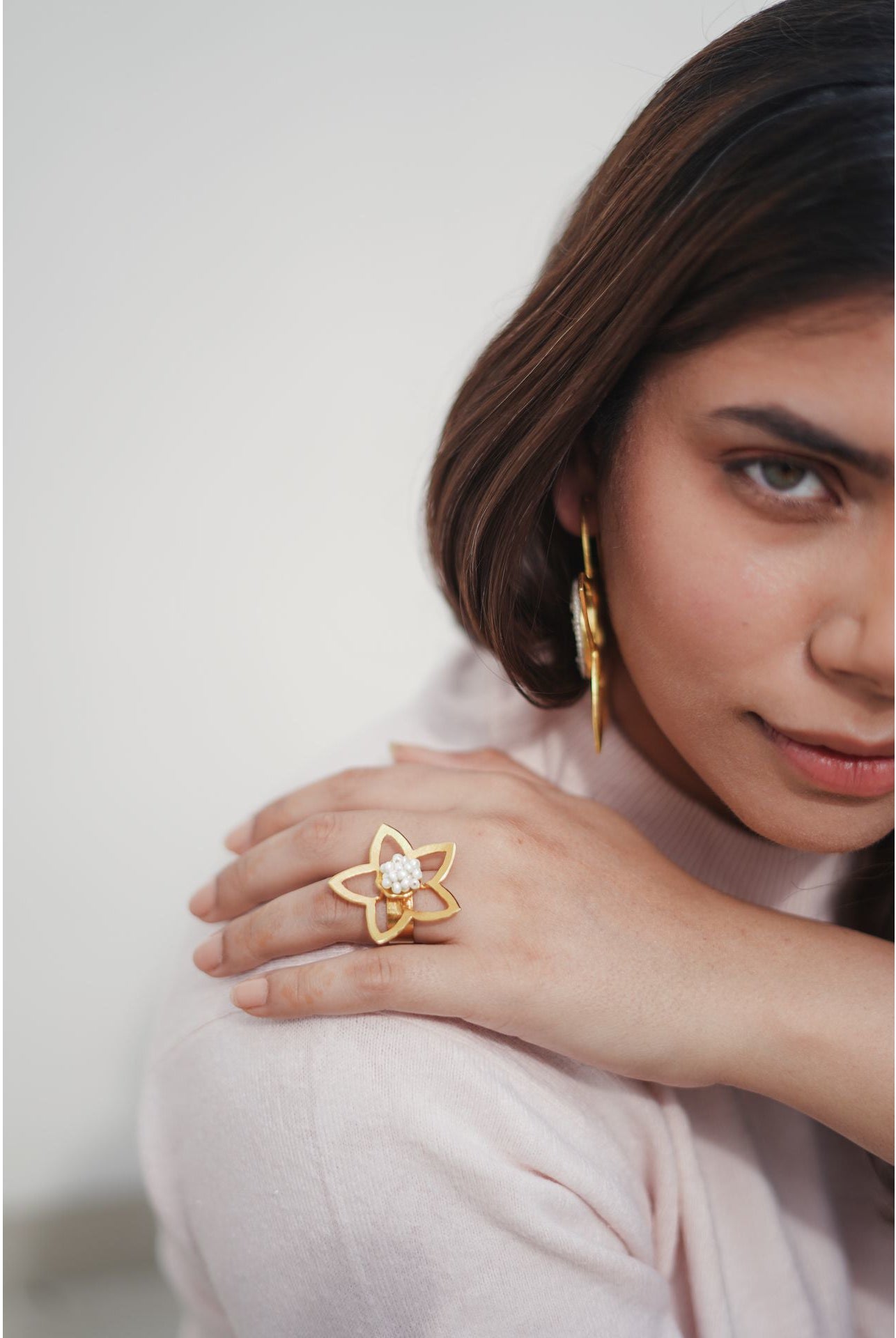 Flower Frame Ring in Gold - CiceroniAarjavee