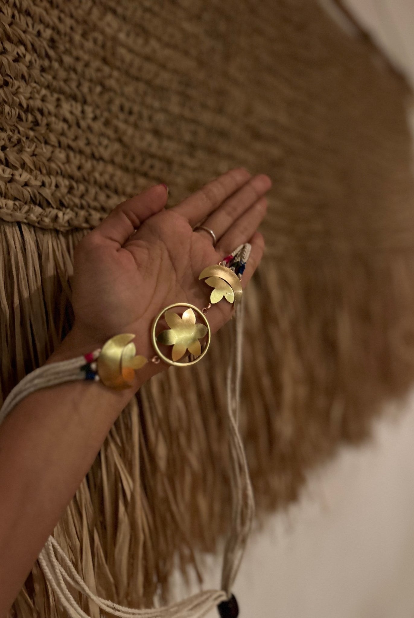 Flower Moon Choker - CiceroniChokerBy Nirjari