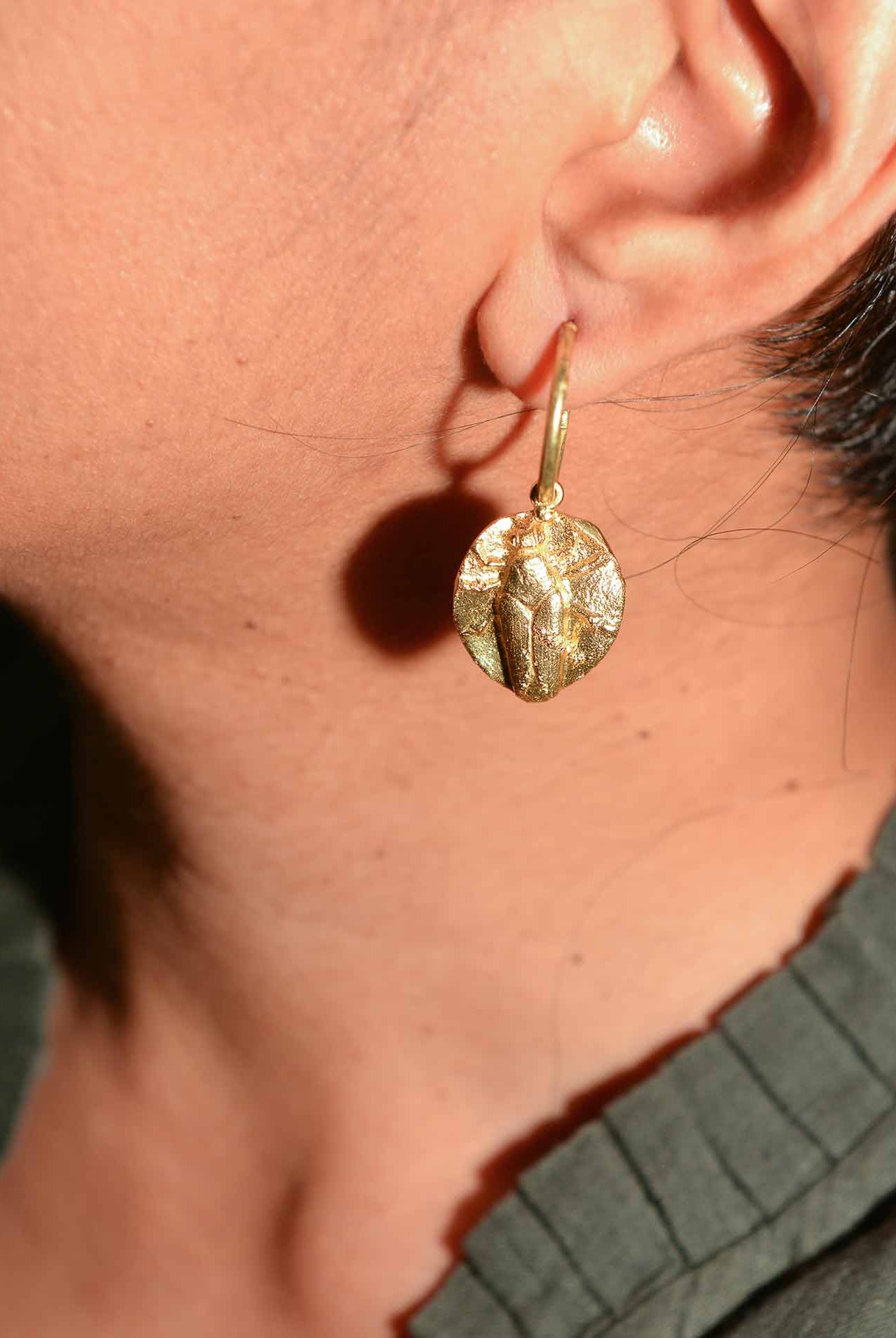 Fossil Hoops - Bugs - CiceroniEarringsStudio Kassa