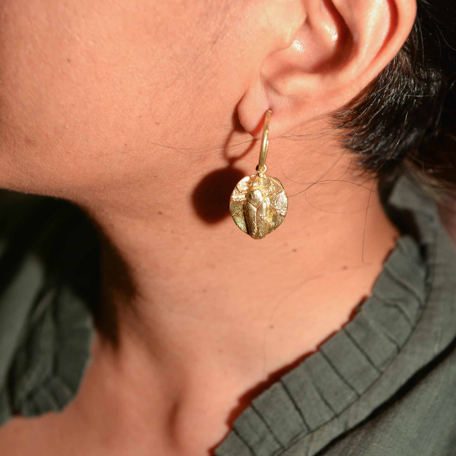 Fossil Hoops - Bugs - CiceroniEarringsStudio Kassa