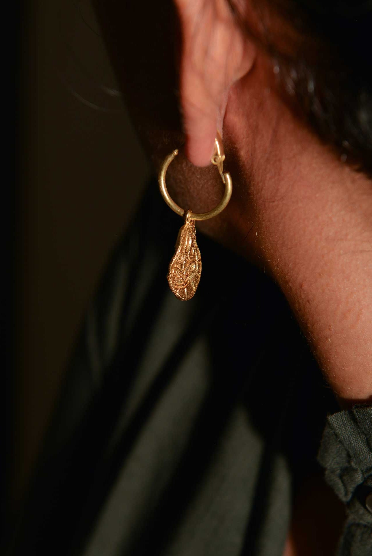 Fossil Hoops - Bugs - CiceroniEarringsStudio Kassa