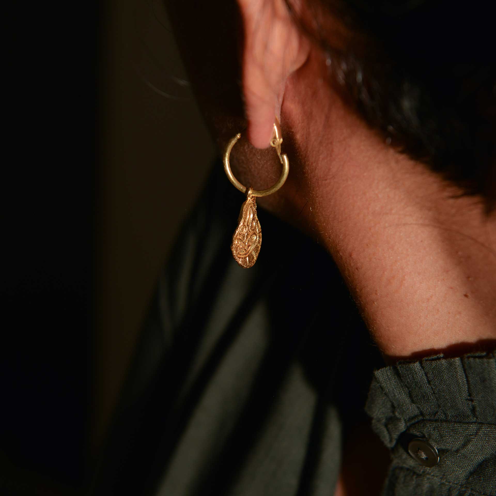 Fossil Hoops - Bugs - CiceroniEarringsStudio Kassa