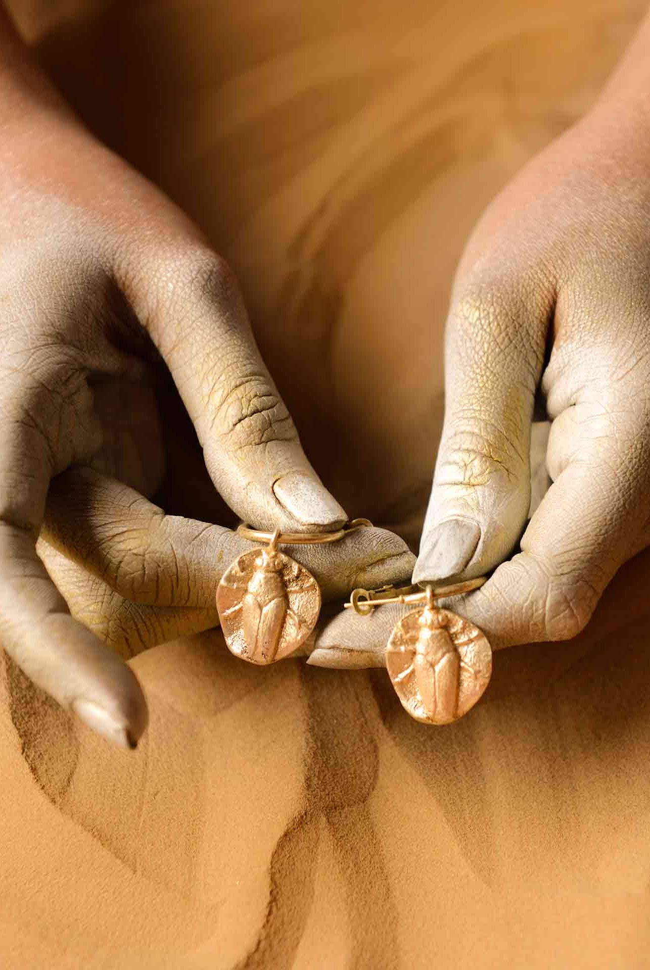 Fossil Hoops - Bugs - CiceroniEarringsStudio Kassa