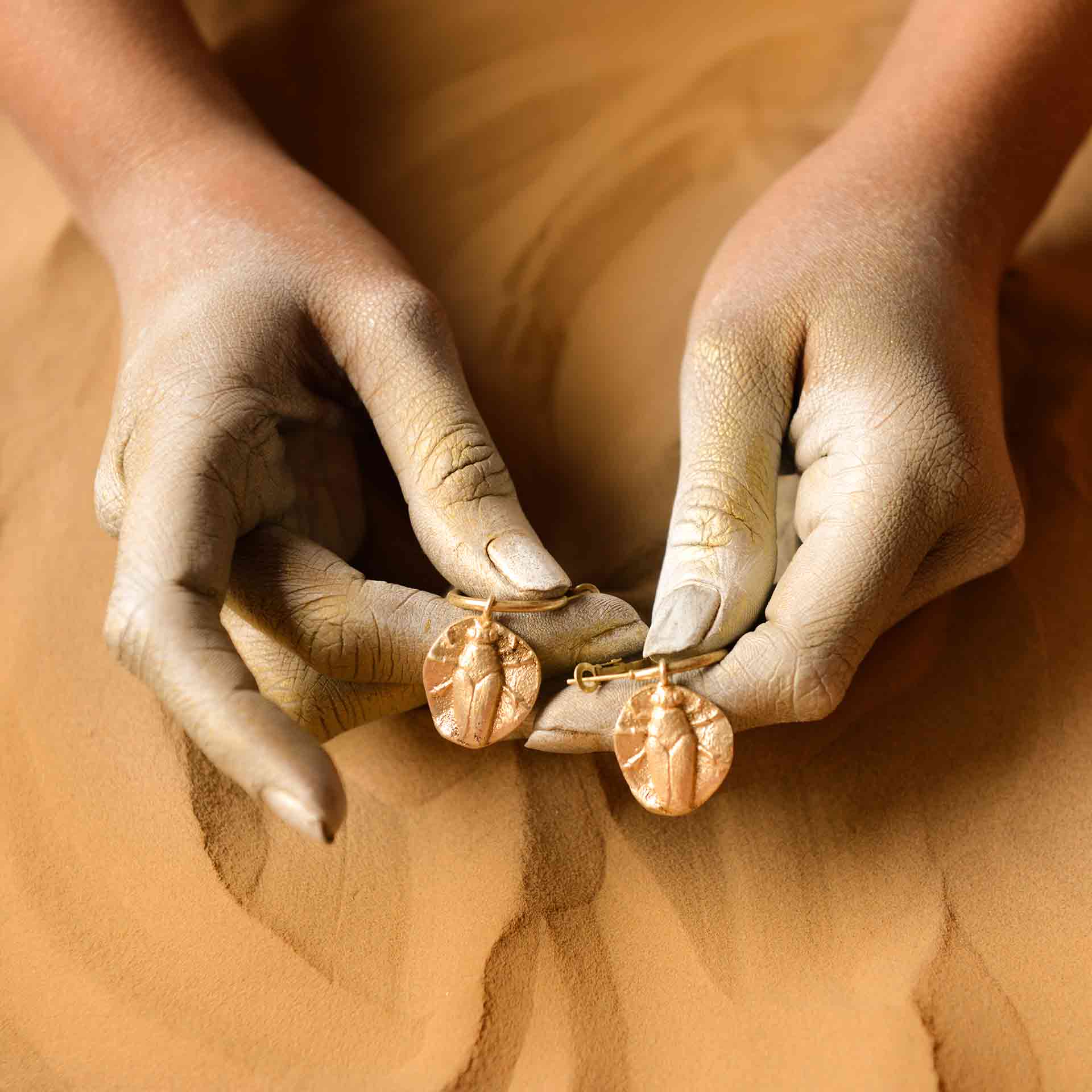 Fossil Hoops - Bugs - CiceroniEarringsStudio Kassa