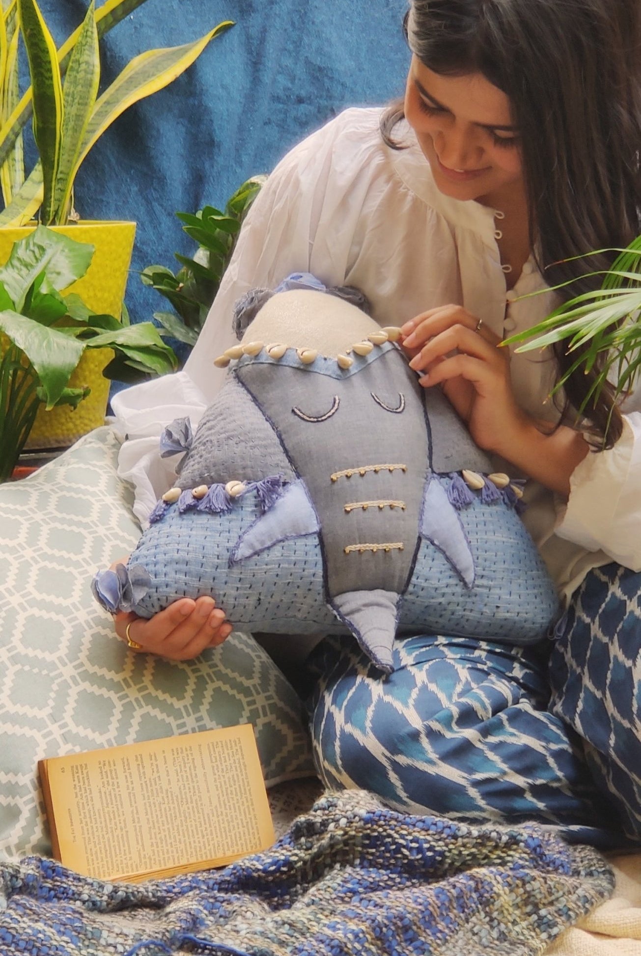 Gajah Cushion - Blue - CiceroniCushionD I T I