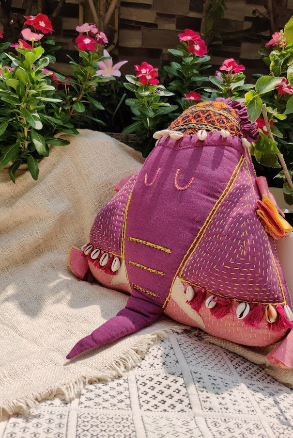 Gajah Cushion - Pink - CiceroniCushionD I T I