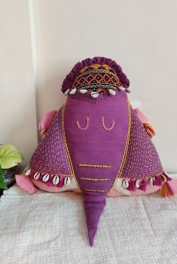 Gajah Cushion - Pink - CiceroniCushionD I T I