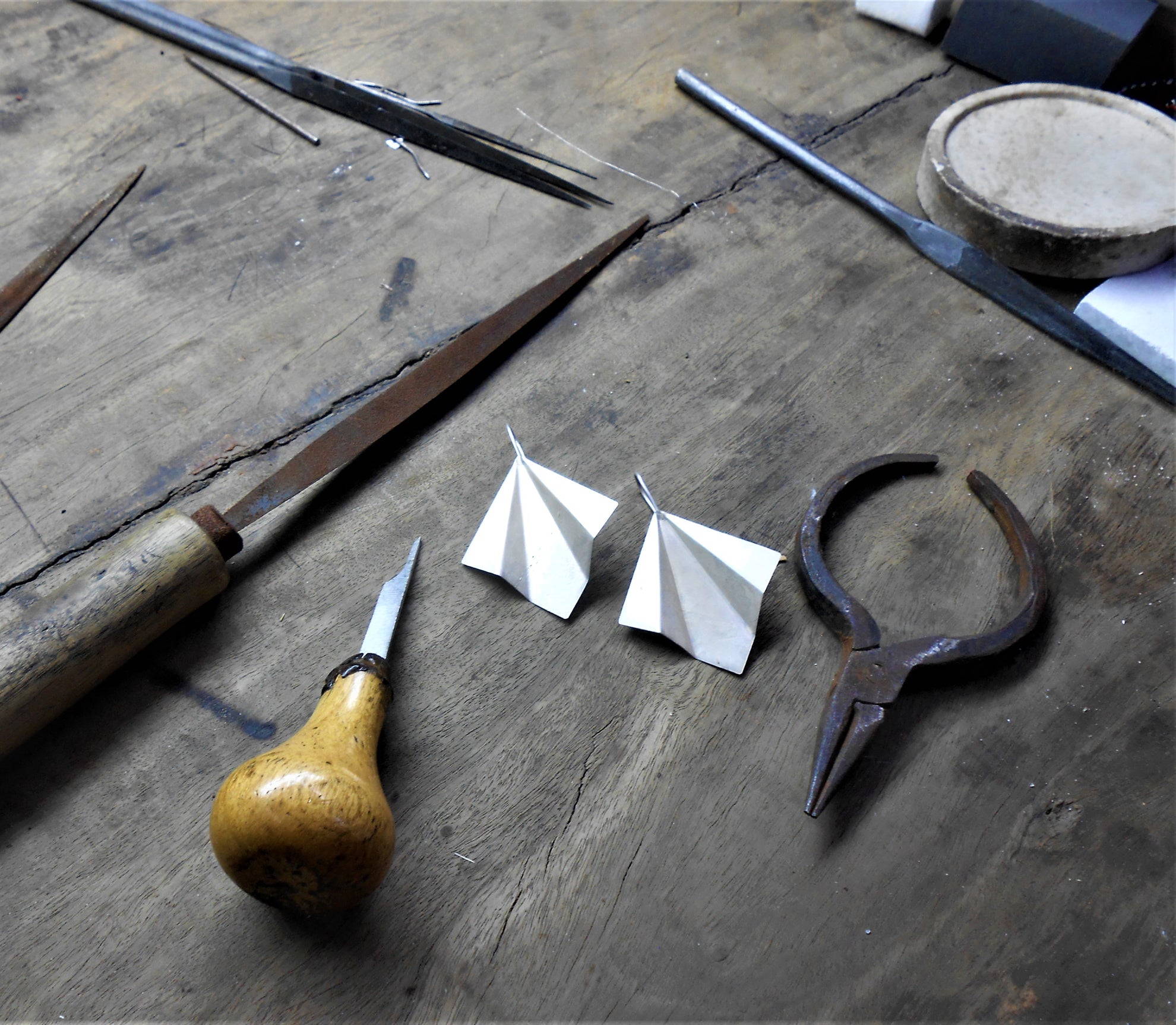 GARVI Origami Two-Fold Earrings - CiceroniBaka