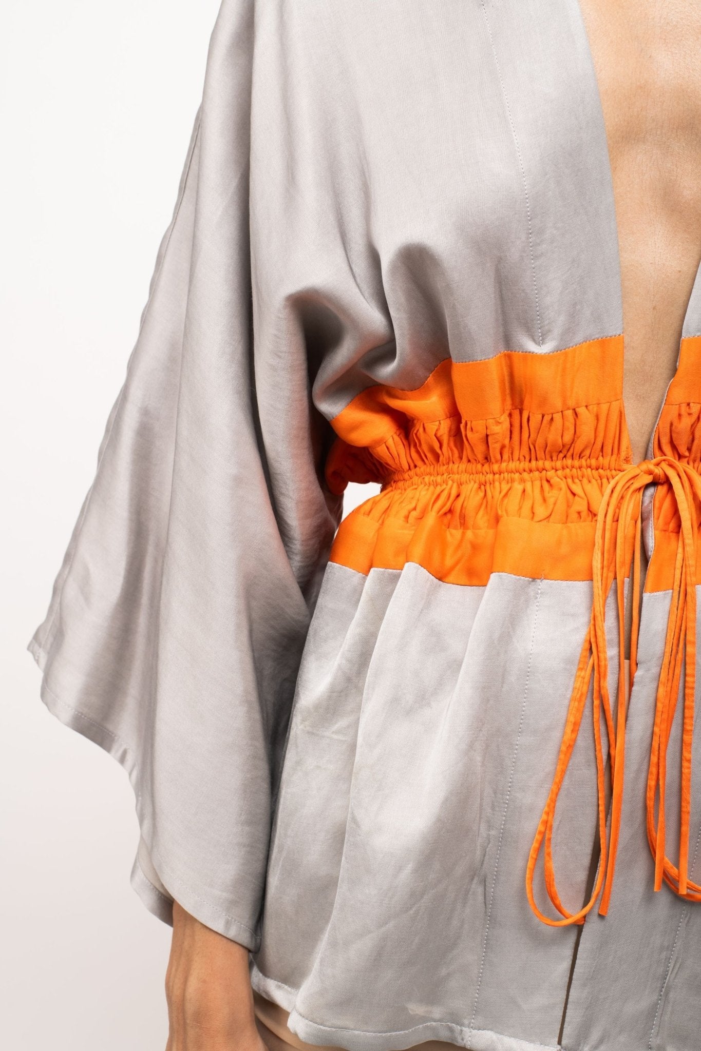 Grey-Orange Short Cape - CiceroniTopNeora