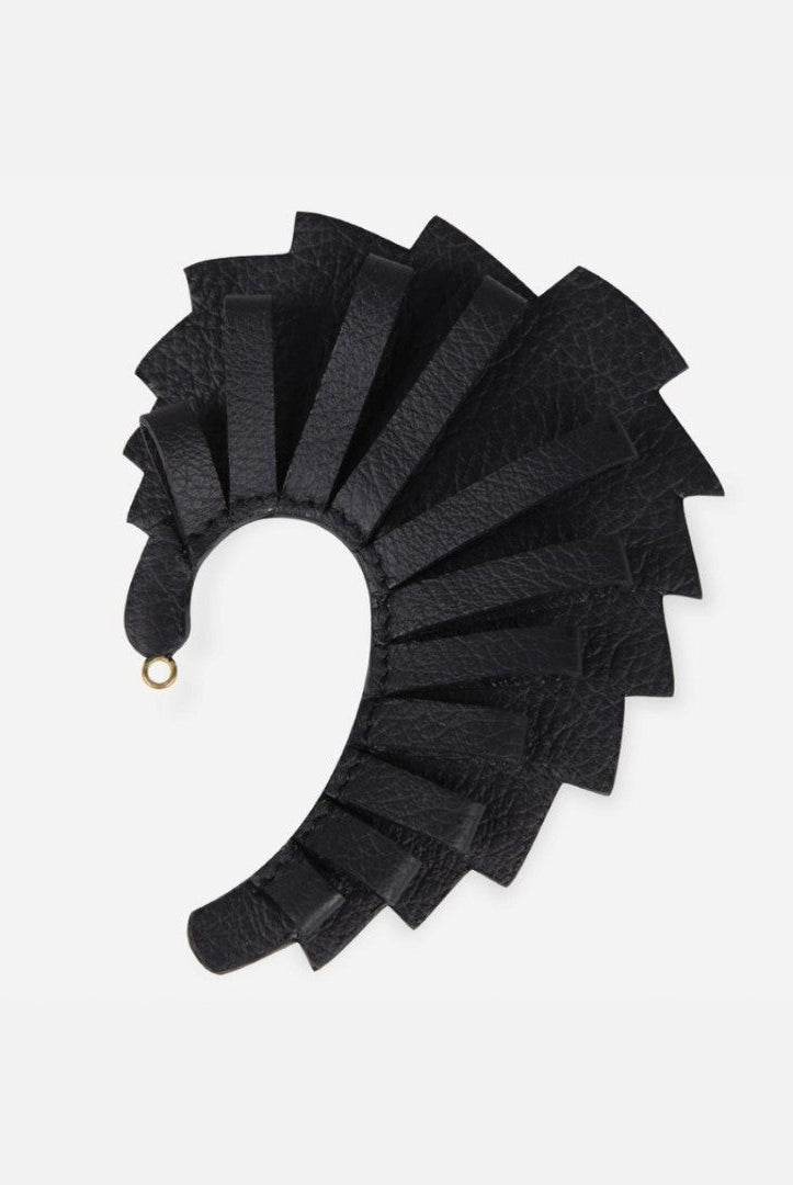 Hana Earcuff in Black - CiceroniEarringsEconock