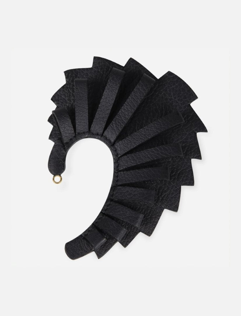 Hana Earcuff in Black - CiceroniEarringsEconock