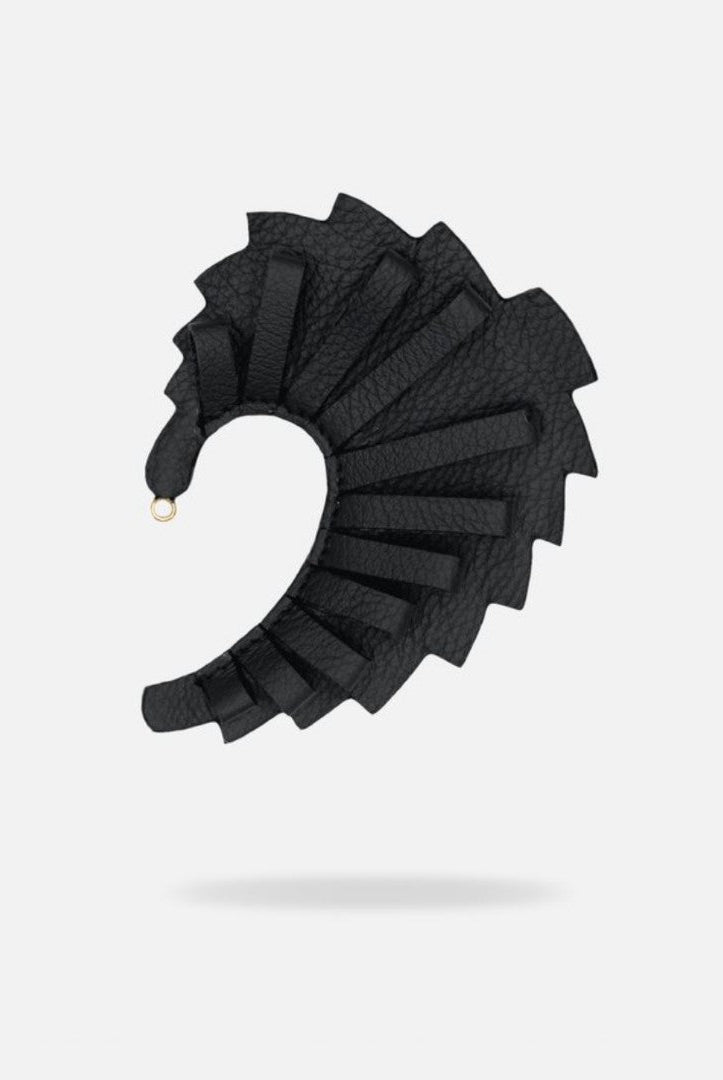 Hana Earcuff in Black - CiceroniEarringsEconock