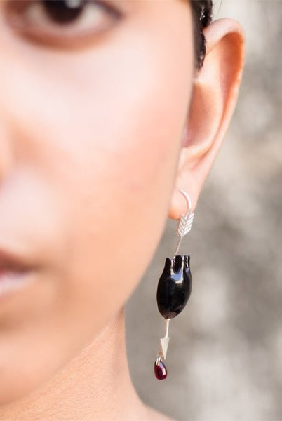 HEART Straight Arrow - Black Earring - CiceroniBaka