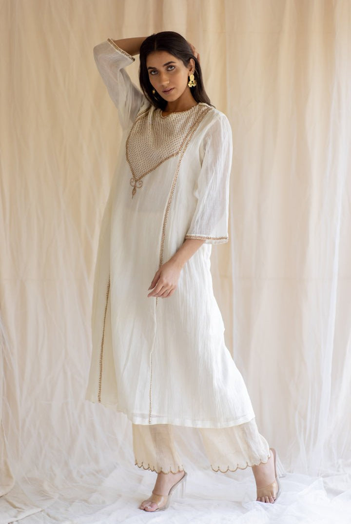 Ivory White Fridaus Abho and Izaar - CiceroniNirjara