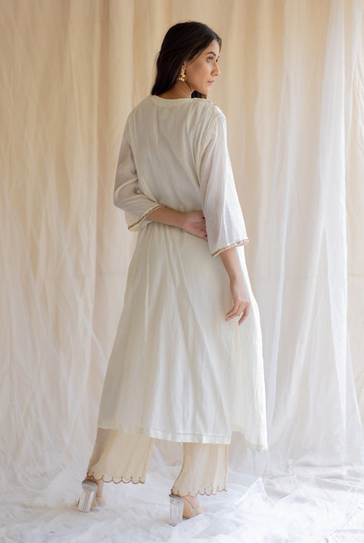 Ivory White Fridaus Abho and Izaar - CiceroniNirjara