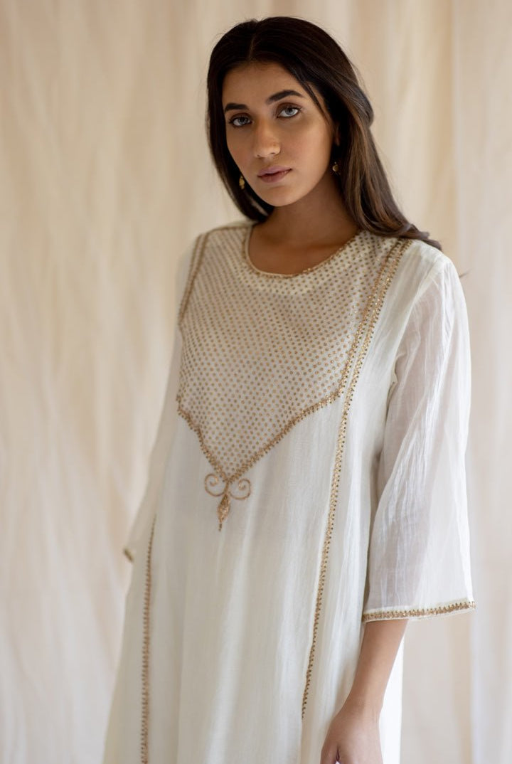 Ivory White Fridaus Abho and Izaar - CiceroniNirjara