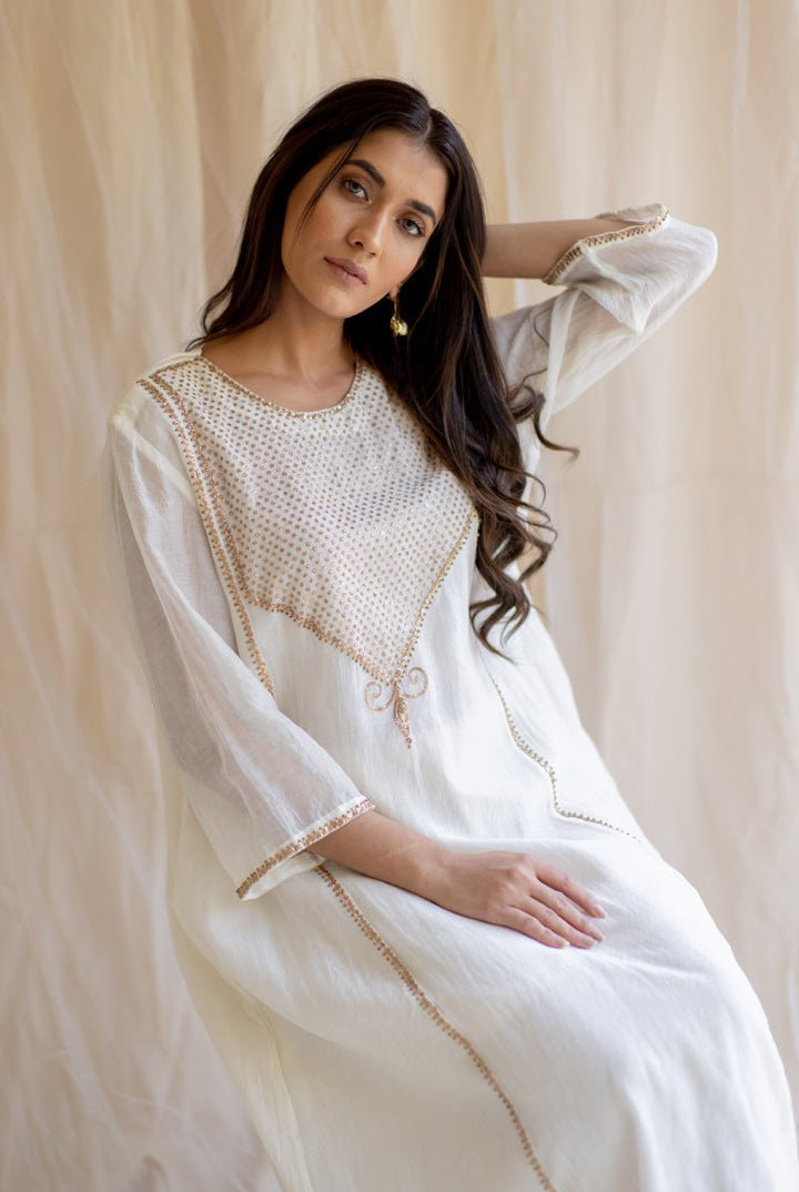 Ivory White Fridaus Abho and Izaar - CiceroniNirjara