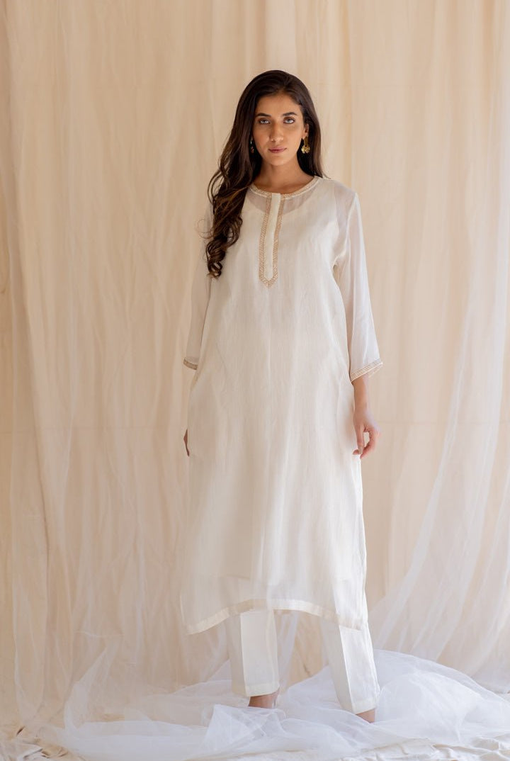 Ivory White Gul Seedh Kurta Set - CiceroniNirjara