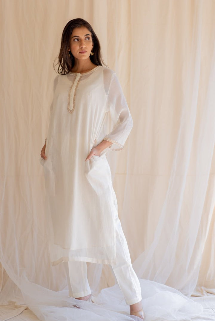 Ivory White Gul Seedh Kurta Set - CiceroniNirjara