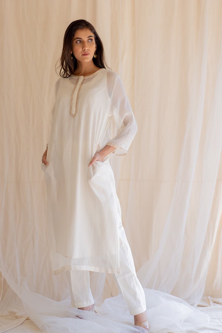 Ivory White Gul Seedh Kurta Set - CiceroniNirjara