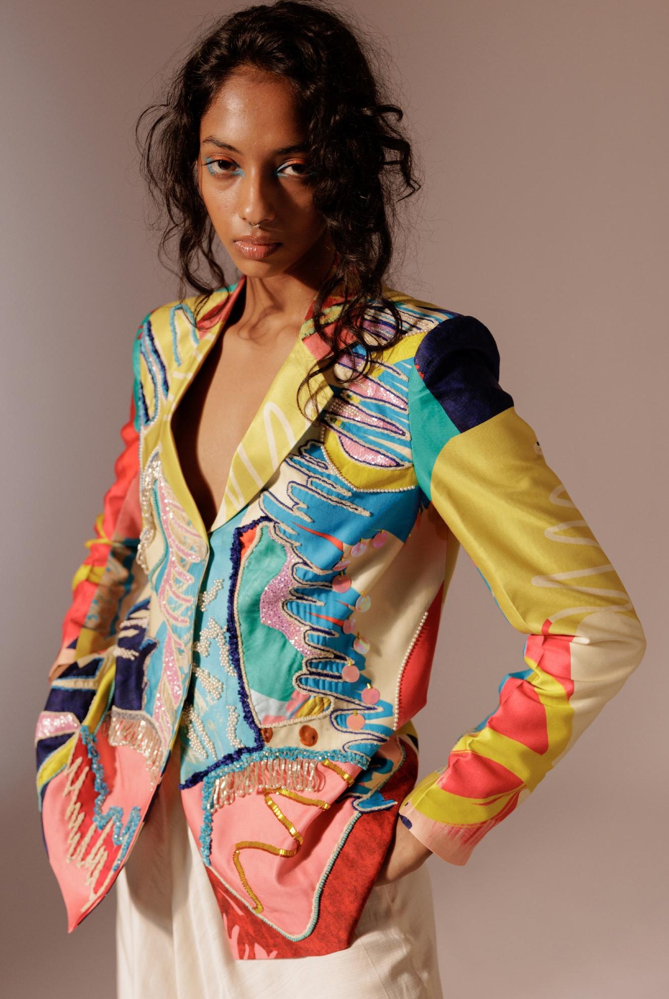 Juno Embroidered Blazer - CiceroniBlazersAdvait