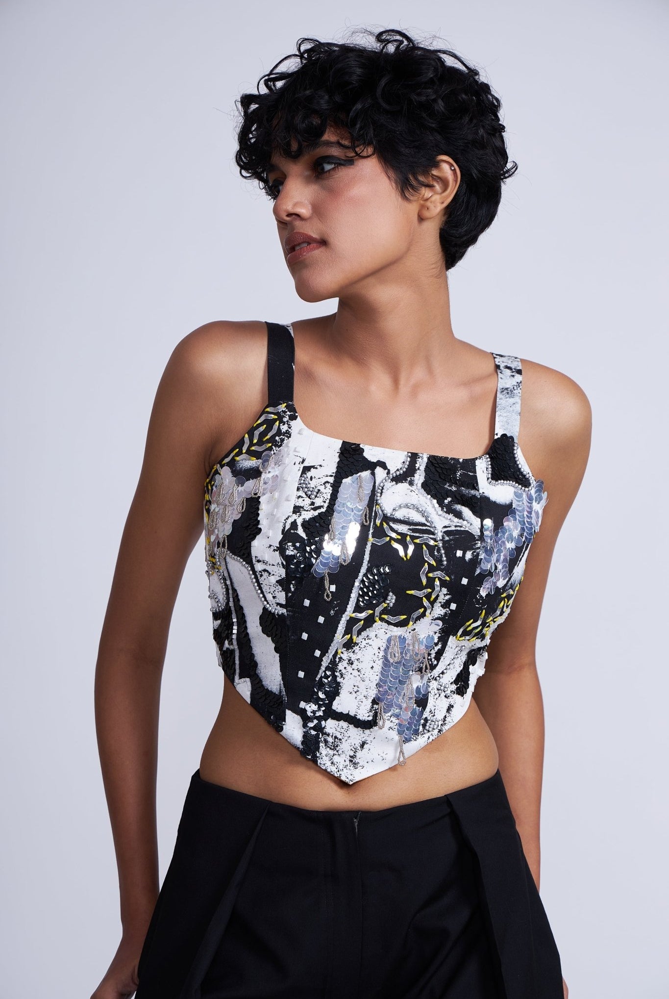 Kafka Embroidered Corset - CiceroniCorsetAdvait