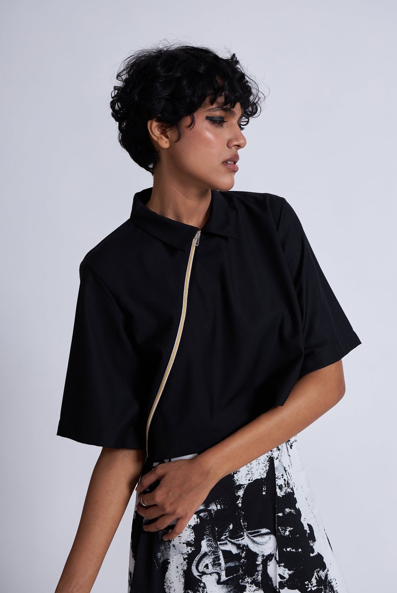 Kuro Asymmetrical Zip Shirt - CiceroniShirtAdvait