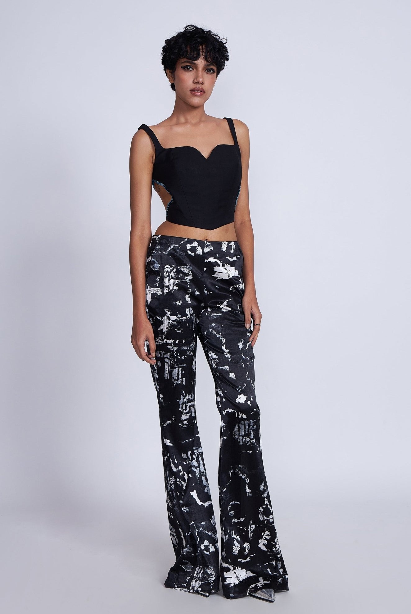 Kuro Cut-Out Corset - CiceroniCrop top, CorsetAdvait