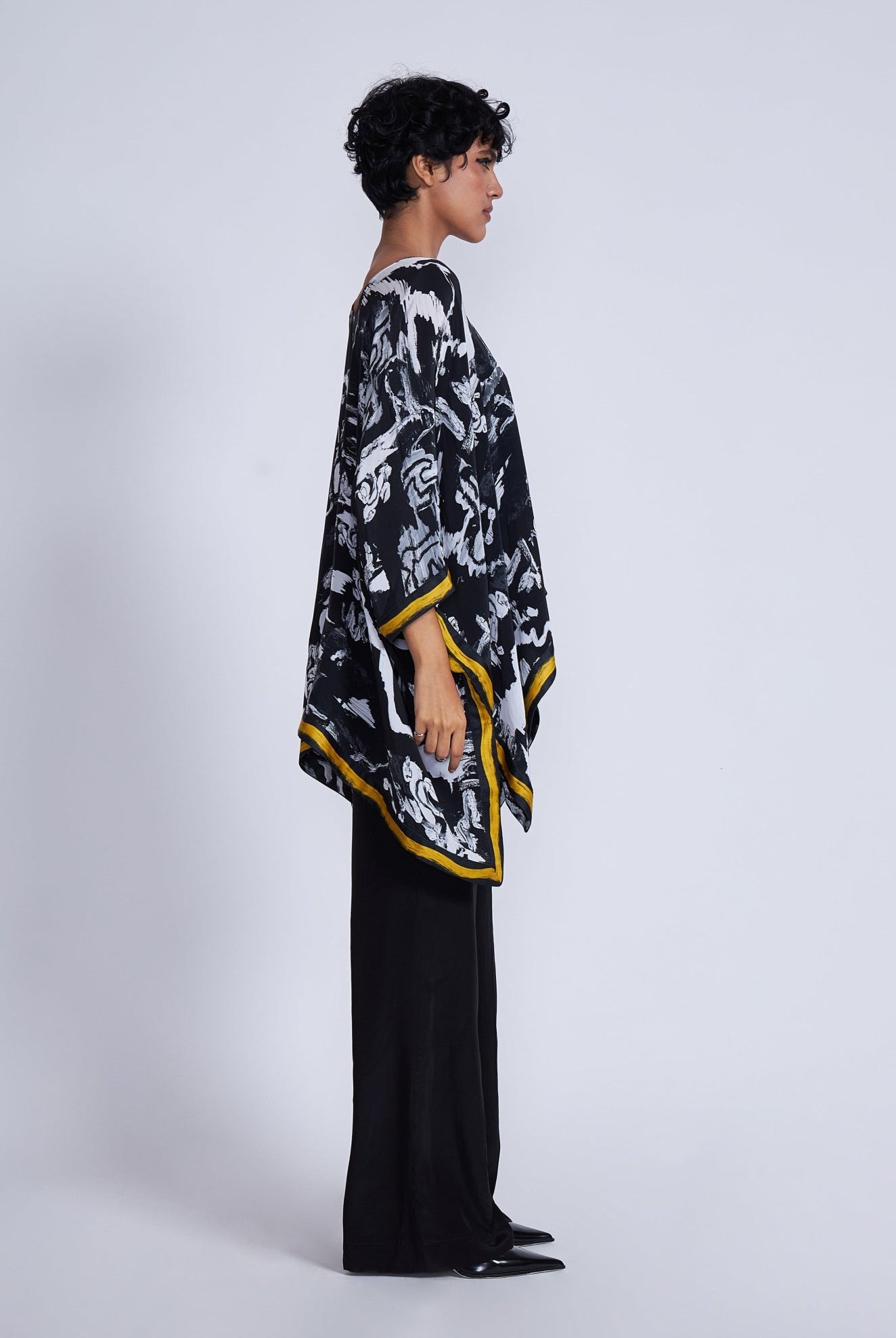 Kuro Flared Trousers - CiceroniTrousersAdvait