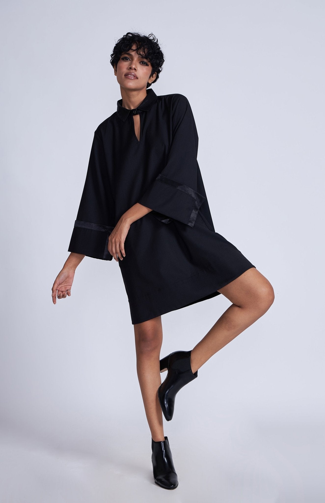 Kuro Shift Dress - CiceroniDressesAdvait