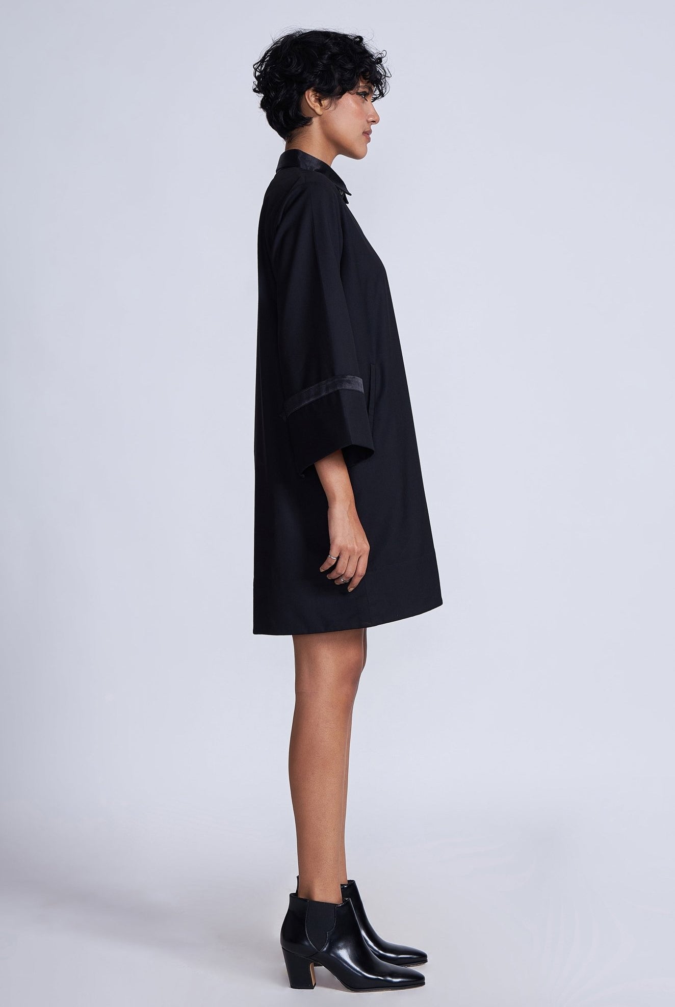 Kuro Shift Dress - CiceroniDressesAdvait