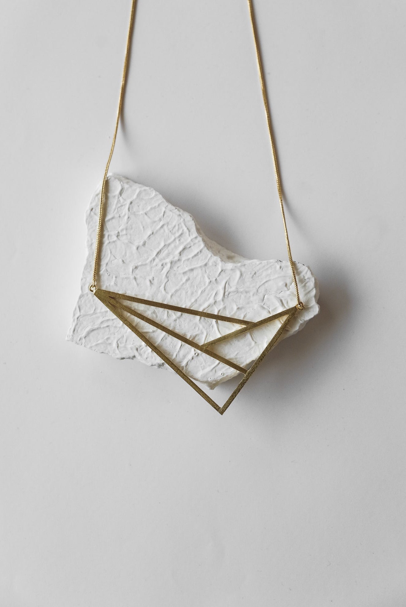 Line Art Neckpiece - CiceroniDE'ANMA