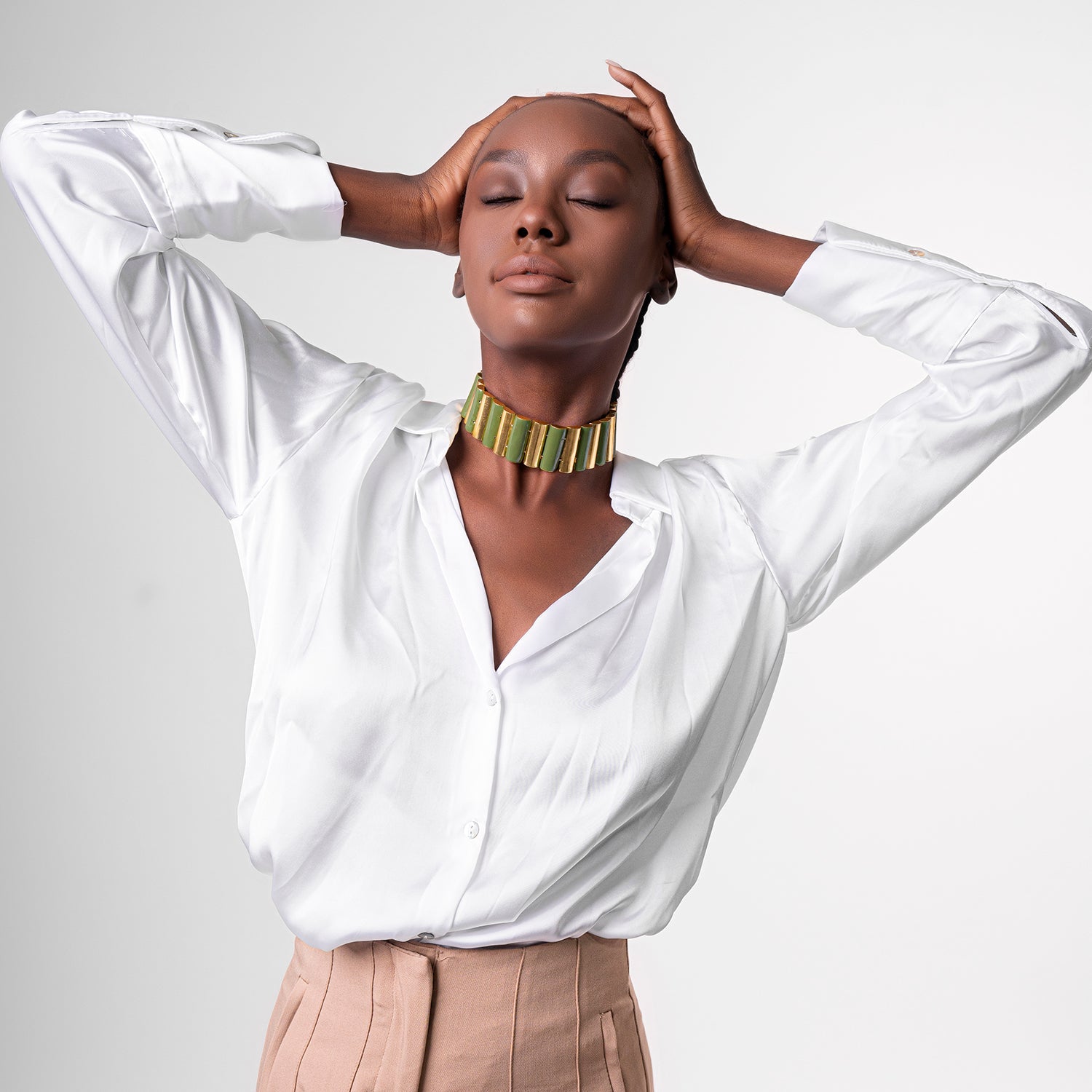 Log Necklace - Olive - CiceroniNeckpieceEquiivalence