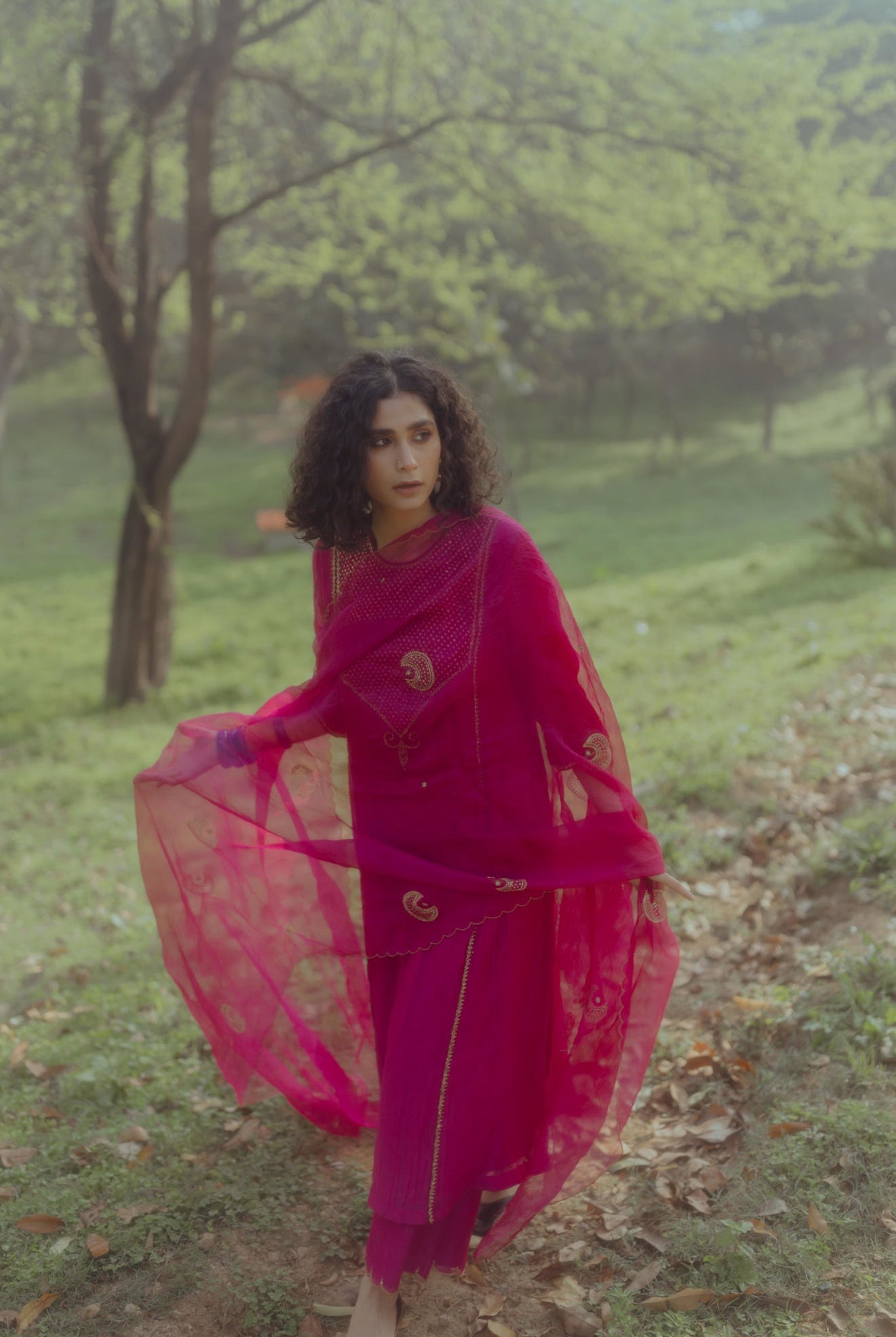 Magenta Chand Odhani - CiceroniNirjara