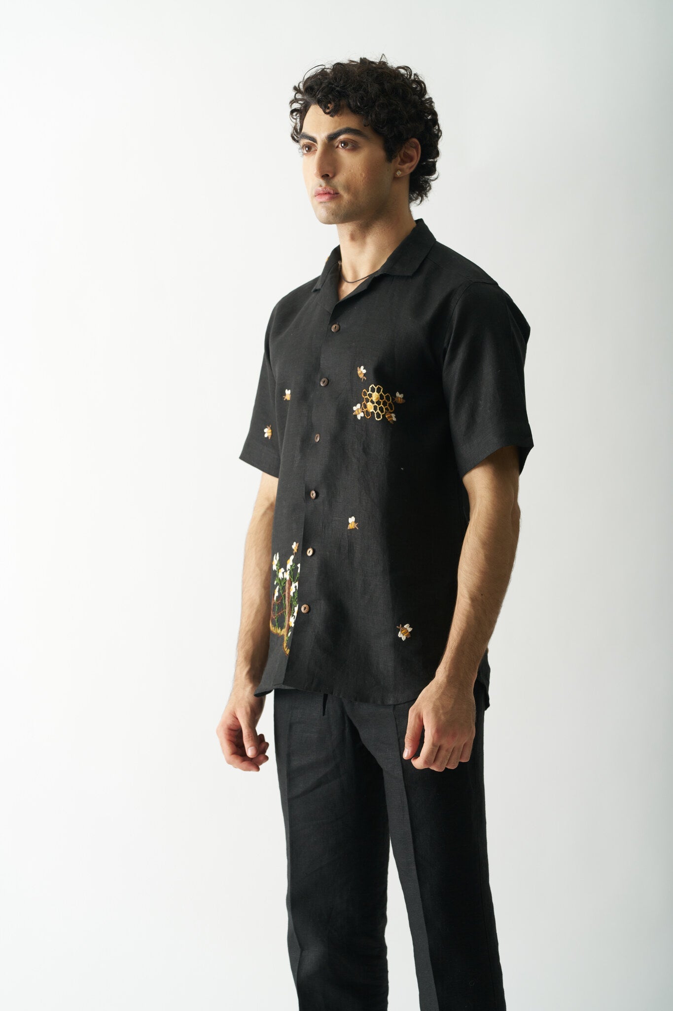 Mens Hand Embroidered Pure Linen Shirt - Buzzing Bees - CiceroniShirtCultura Studio